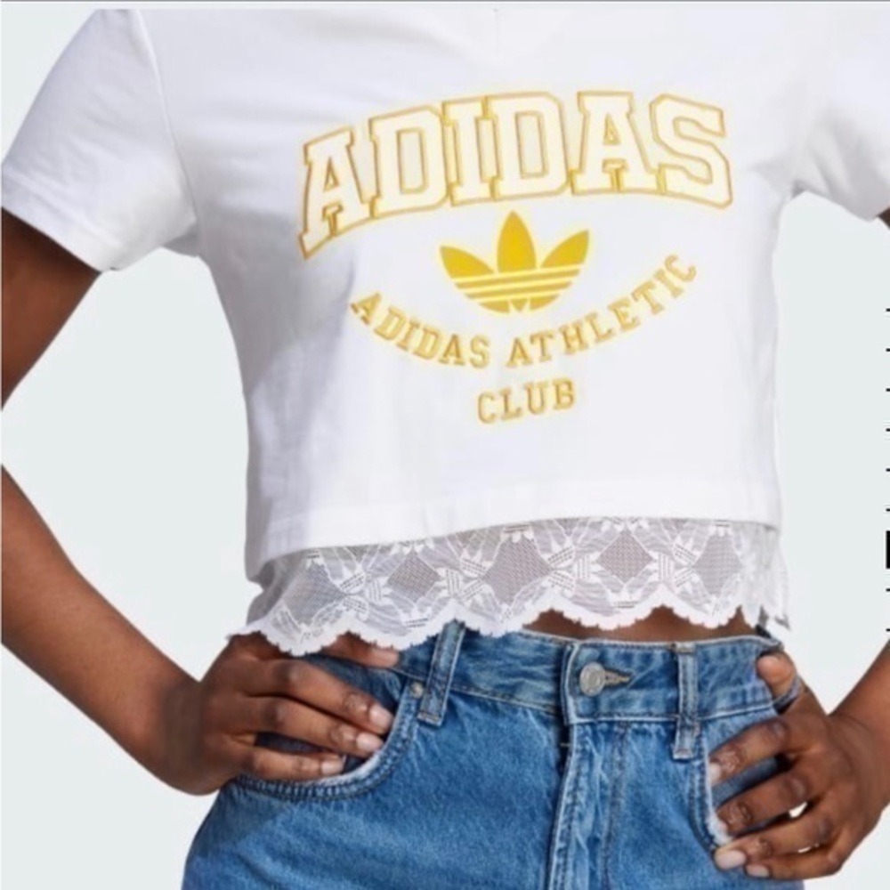 NWT ADIDAS ORIGINALS
Women's White Lace-trimmed T-shirt SIZE: XS